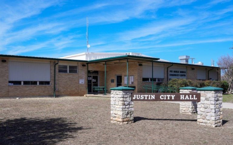 Update: Justin closes City Hall, library over security concern